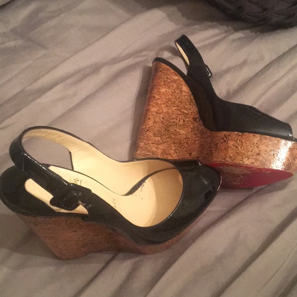 Christian Louboutin - Picture 2 of 4